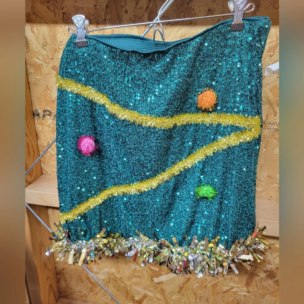 Love On A Hanger NWOT Womans‎ Sequined Mini Christmas Skirt Size XL
